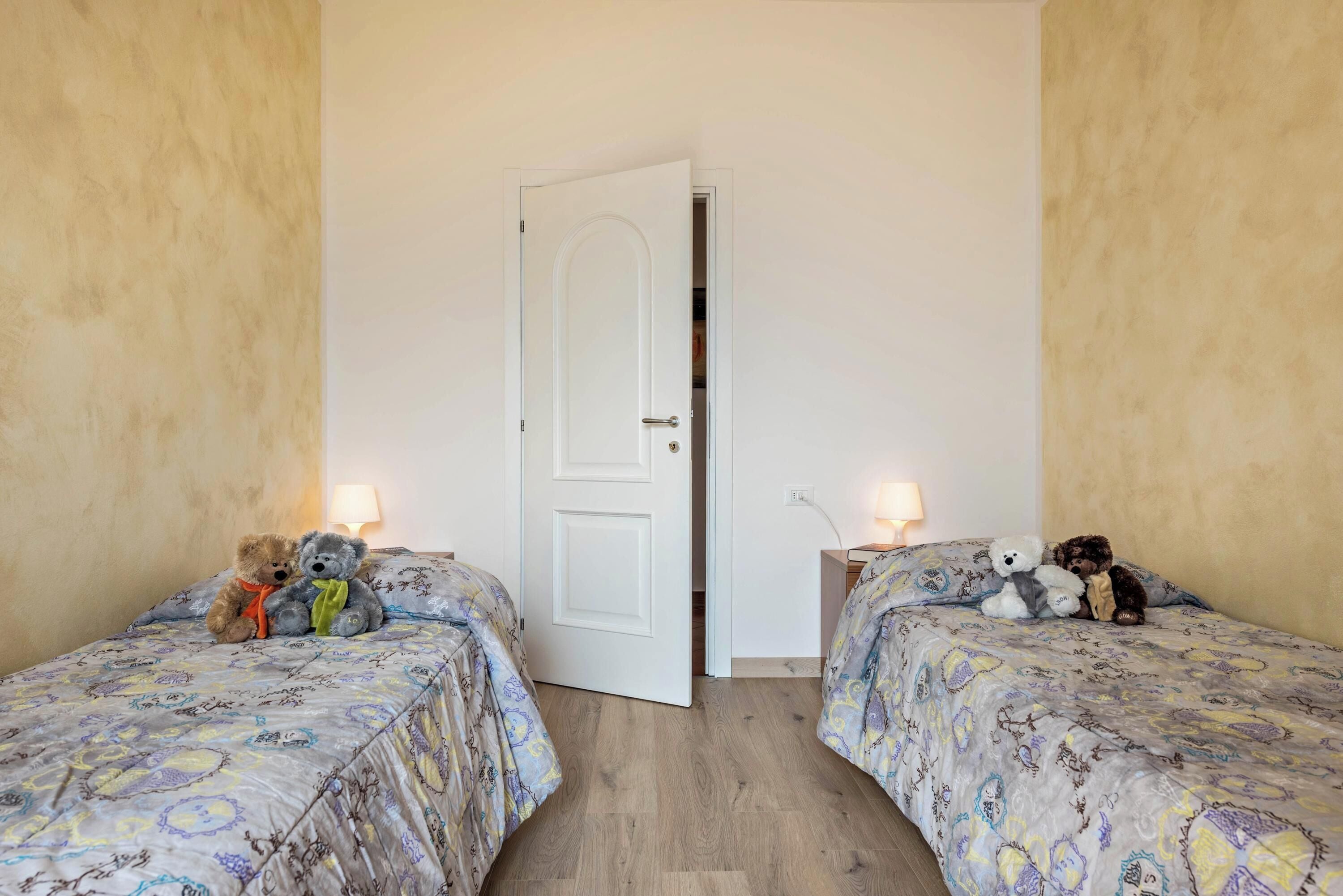 2 makuuhuonetta, silitysrauta/-lauta, ilmainen Wi-Fi, vuodevaatteet