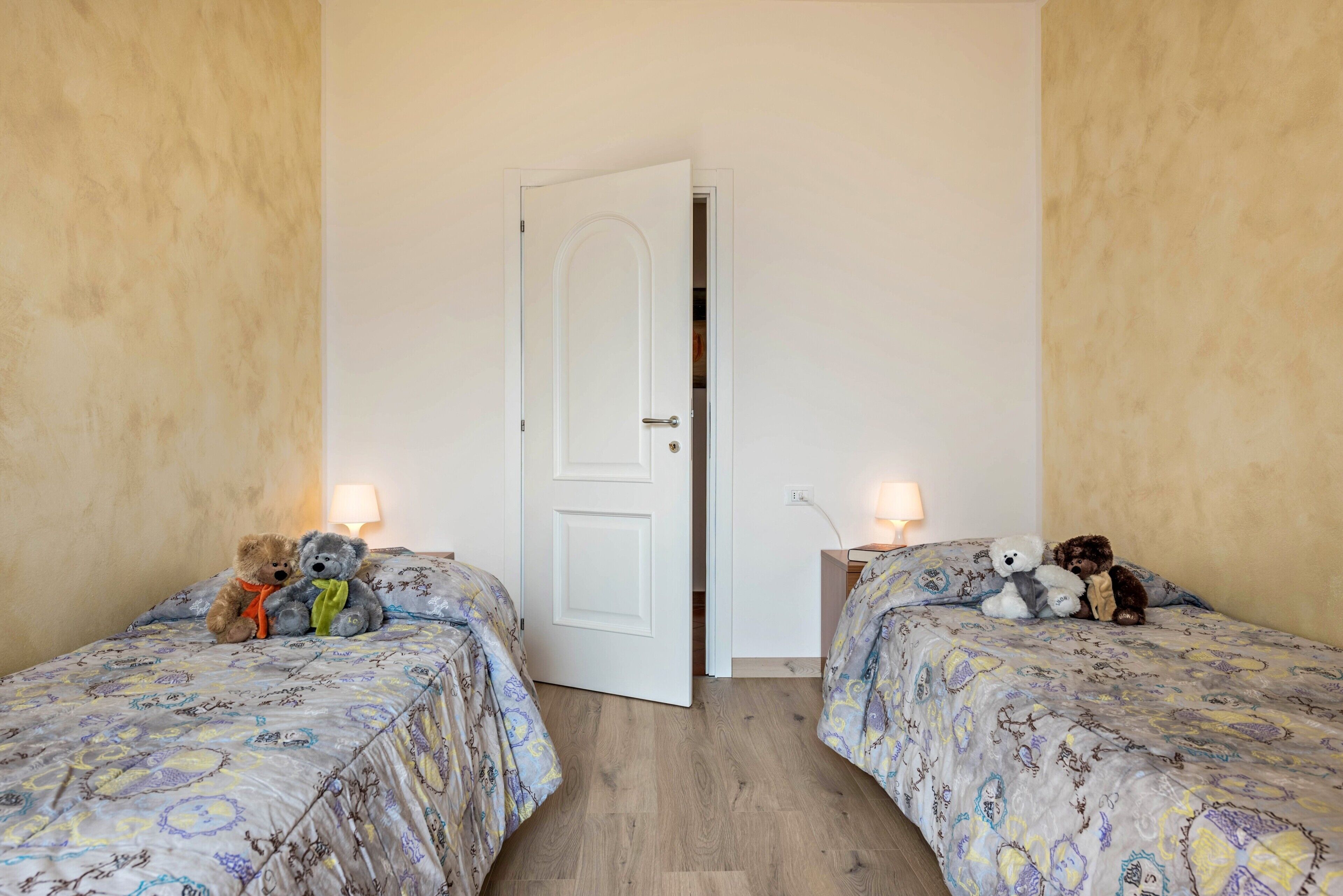 2 makuuhuonetta, silitysrauta/-lauta, ilmainen Wi-Fi, vuodevaatteet