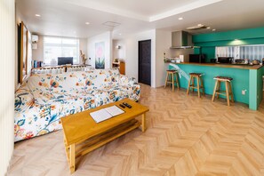 Private Vacation Home, Non Smoking | Living room | Flat-screen TV - Frank’s CHATAN (Chatan)