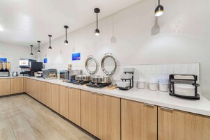 Free daily continental breakfast 