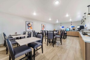 Petit déjeuner continental compris tous les jours