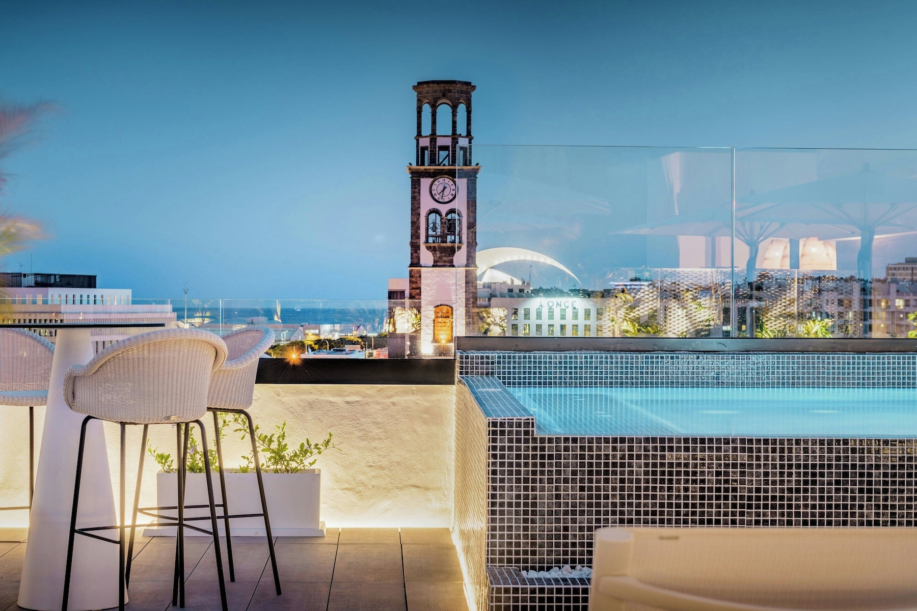 Se sirven desayunos, comidas y cenas