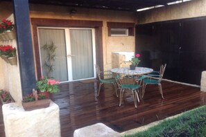 Outdoor dining - IDEAL APARTMENT IN RURAL ZONE AND NEAR THE SEA (Bay Roses) (Rabós)