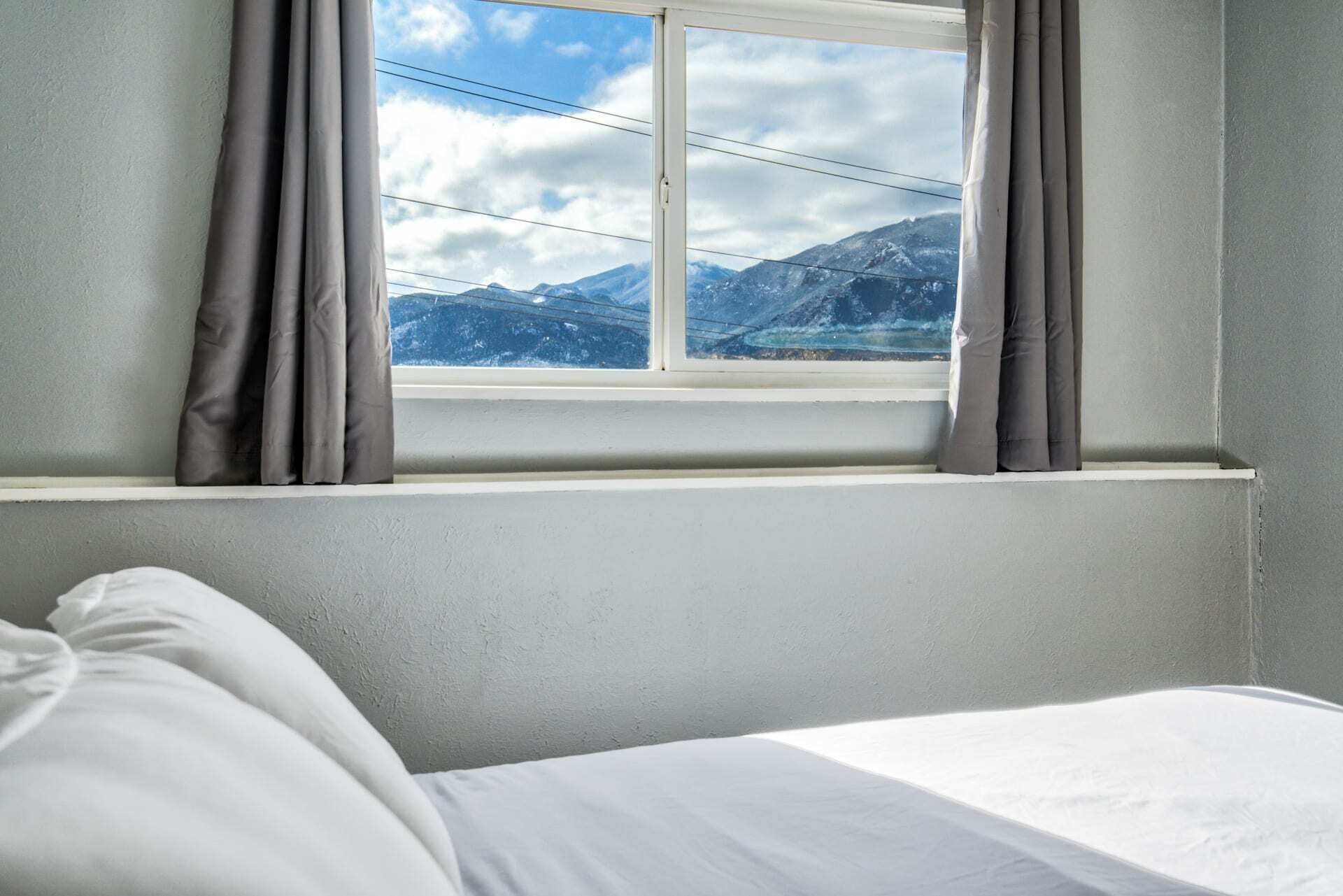 2 bedrooms, premium bedding, down duvets, laptop workspace