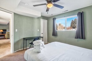 2 Schlafzimmer, hochwertige Bettwaren, Daunenbettdecken