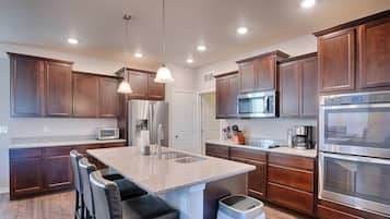 Microwave, oven, stovetop, dishwasher