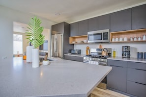 House (3 Bedrooms) | Private kitchen | Microwave, oven, stovetop, dishwasher