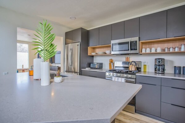 House (3 Bedrooms) | Private kitchen | Microwave, oven, stovetop, dishwasher