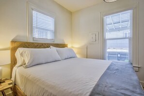 House (3 Bedrooms) | 3 bedrooms, premium bedding, down comforters, individually decorated - 3BD Downtown Modern Victorian W/hot Tub, Park & Lake! (Colorado Springs)