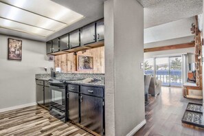 Microwave, oven, stovetop, dishwasher - 3bdski,hottub,pool,tenniswinter Park (Fraser)