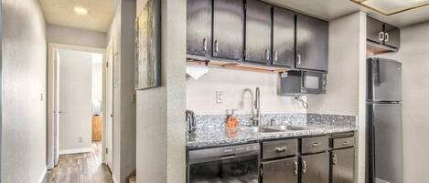 微波炉、烤箱、炉灶、洗碗机