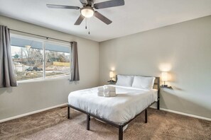 2 bedrooms, premium bedding, down duvets, laptop workspace