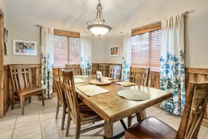 House (5 Bedrooms) | Dining