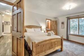 House (5 Bedrooms) | 5 bedrooms, premium bedding, memory-foam beds, laptop workspace