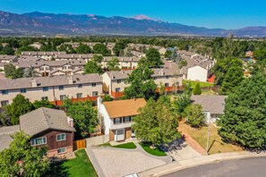 Exterior - 4 BR Country Home In Suburbs W/trails & Parks (Colorado Springs)