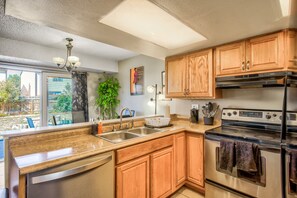 House (4 Bedrooms) | Private kitchen