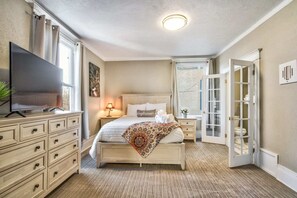 House (Multiple Bedrooms) | 8 bedrooms, laptop workspace, iron/ironing board, bed sheets - 8bdmtn Viewshot Tubputting Greenwalk to Dthas It All! (Colorado Springs)