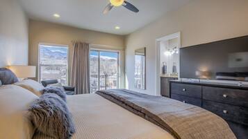 4 bedrooms, iron/ironing board, bed sheets