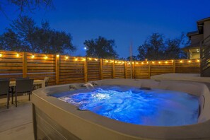 Terrace/patio - 6bd3.5ba🌟downtown Modern Luxury W/hot Tub🌟 (Colorado Springs)