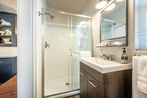 House (5 Bedrooms) | Bathroom - 5BD Houseblocks From Broadmoor Fireplacecheyenne Canon & Gorgeous Views! (Colorado Springs)