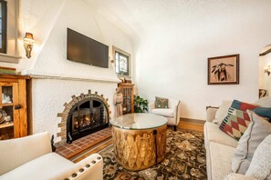 Televisión, chimenea