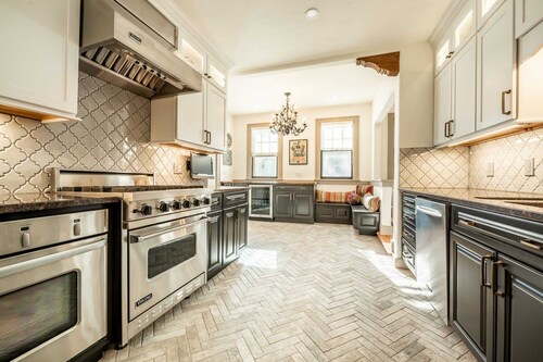 5BD Houseblocks From Broadmoor Fireplacecheyenne Canon & Gorgeous Views!