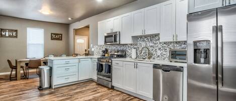 Micro-ondes, four, plaque de cuisson, lave-vaisselle