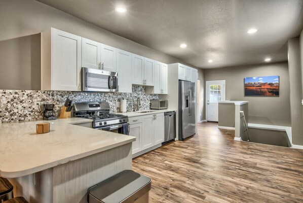 Microwave, oven, stovetop, dishwasher