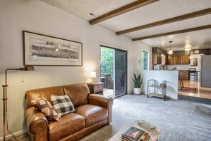 Smart TV, lareira, escritórios