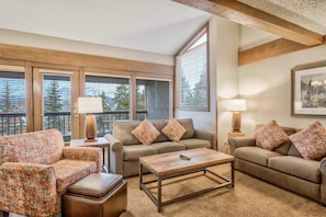 TV, fireplace - 3brbreckenridge Townhomebalcony Mtn Views Hot Tub (Breckenridge)