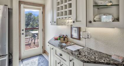 2brdowntown Occmountain Views & Grill