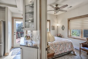 House (2 Bedrooms) | 2 bedrooms, premium bedding, down comforters, laptop workspace - 2brdowntown Occmountain Views & Grill (Colorado Springs)