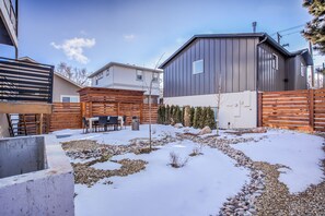 Outdoor dining - 7brdowntown BIG & Moderngroups, Events & More! (Colorado Springs)