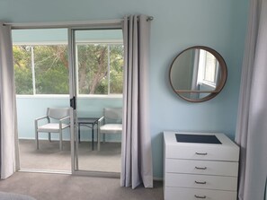 Interior - Becalmed - 400m to Culburra's best beach (Culburra Beach)