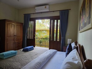 2 bedrooms, in-room safe, iron/ironing board, free WiFi