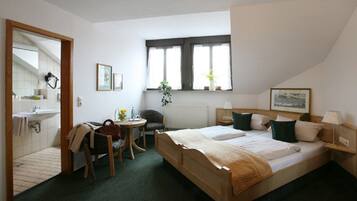 Schreibtisch, kostenloses WLAN, Bettwäsche