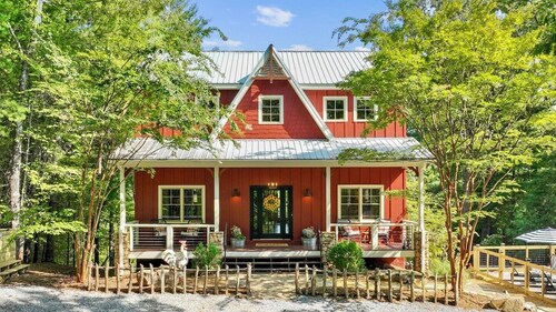 Blue Ridge Manor · 6 Suites · Pool, Sauna & Dog OK