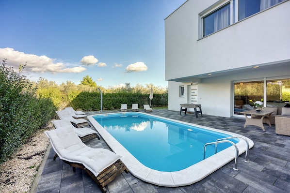 Seasonal outdoor pool