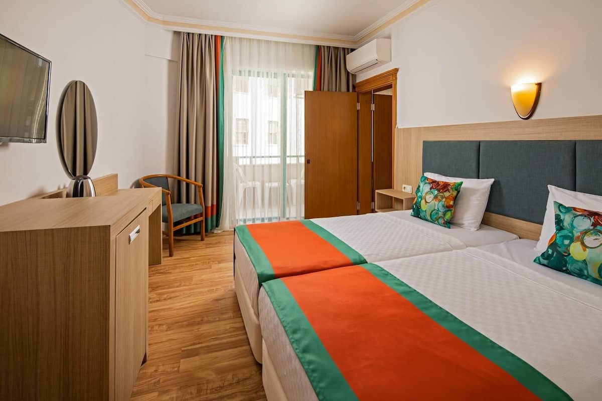 Standard Room | Egyptian cotton sheets, premium bedding, minibar, laptop workspace