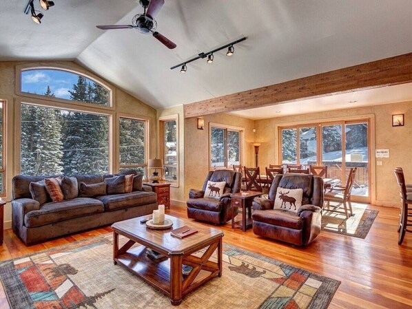 Smart TV, fireplace, video games