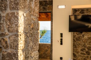 Interior - Black Rocks Family, Luxury Seafront Beach Maisonette (Corfu)