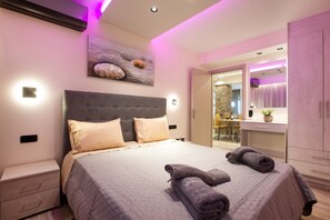 2 bedrooms, WiFi - Black Rocks Family, Luxury Seafront Beach Maisonette (Corfu)