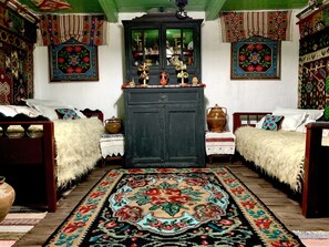 Cottage, 2 Queen Beds | 2 bedrooms, bed sheets