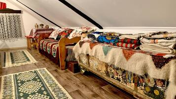 Cottage, 2 Queen Beds | 2 bedrooms, bed sheets