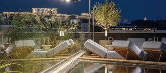 Skylark, Aluma Hotel & Resort