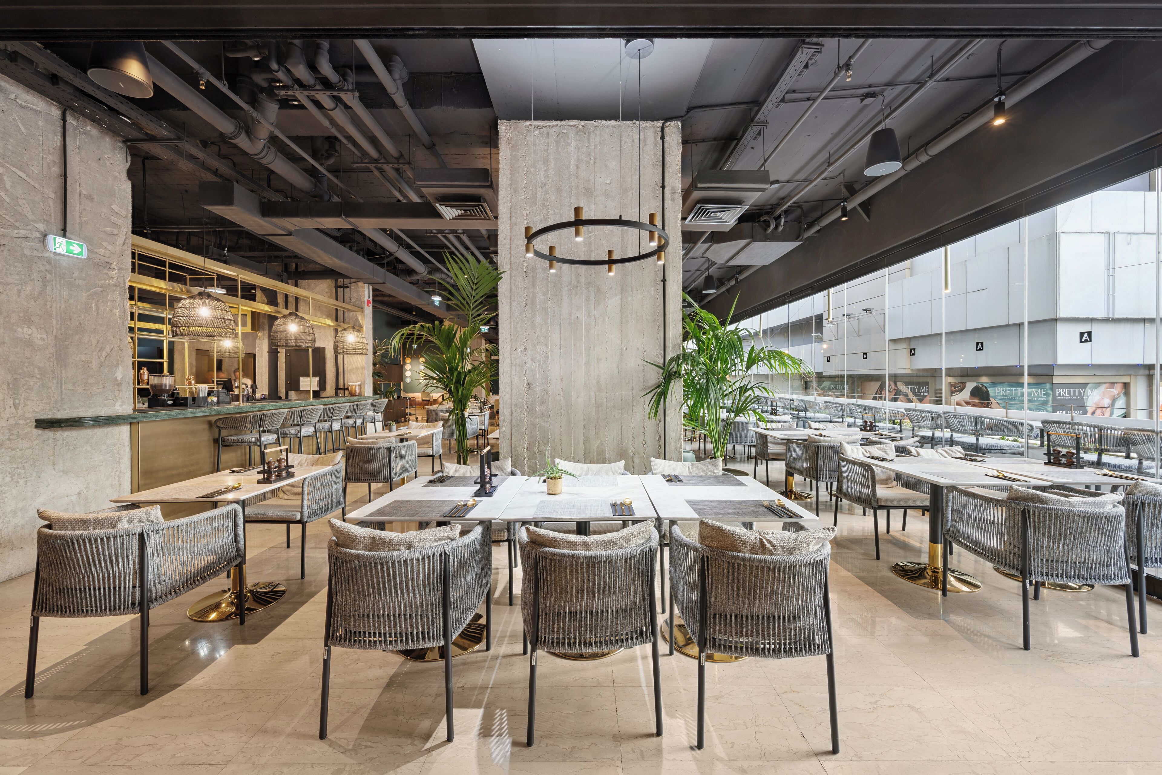 Café da manhã com buffet todos os dias (EUR 18 por pessoa) 