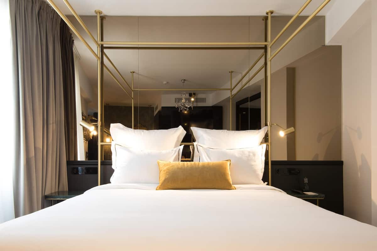 Ropa de cama de alta calidad y minibar