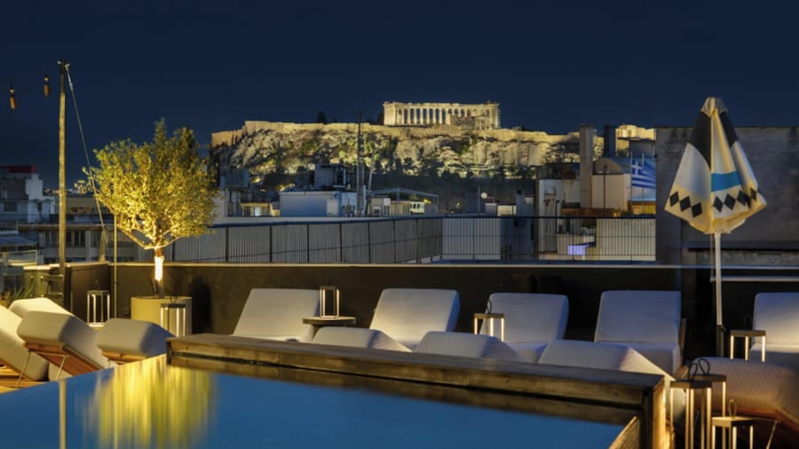 Skylark, Aluma Hotel & Resort