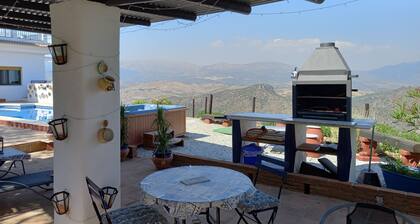Great 1 Bedroom Studio with wonderful views, Swimming Pool and Jacuzzi