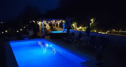 Great 1 Bedroom Studio with wonderful views, Swimming Pool and Jacuzzi